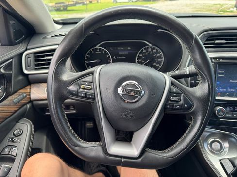 Used 2016 Nissan Maxima Platinum w/ Interior Lighting Package FWD image 27
