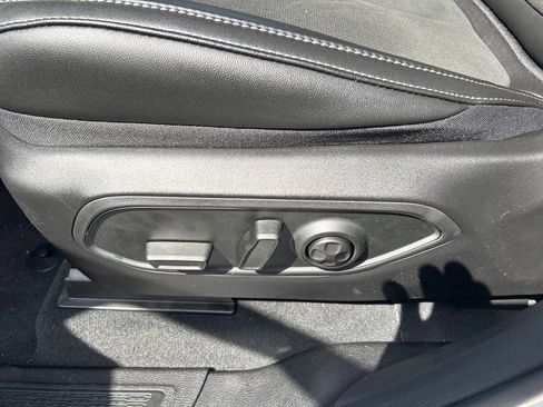 New 2025 Jeep Grand Cherokee L Altitude image 11