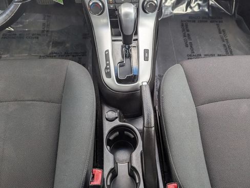 Used 2011 Chevrolet Cruze LT FWD image 21