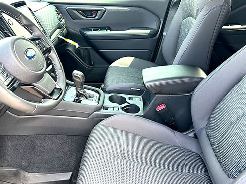 Used 2025 Subaru Forester Premium w/ Convenience Package #1 AWD/4WD image 13