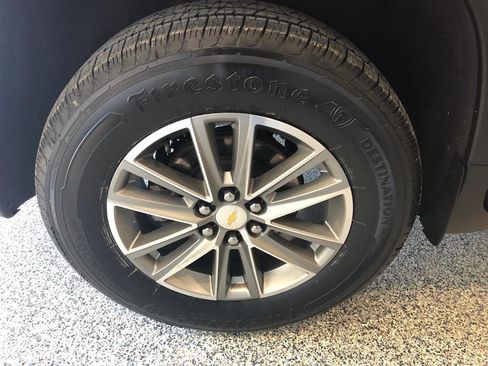 Used 2023 Chevrolet Traverse LT image 18