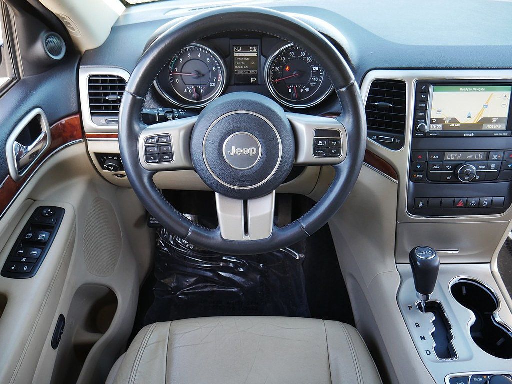Used 2013 Jeep Grand Cherokee Limited AWD/4WD image 16