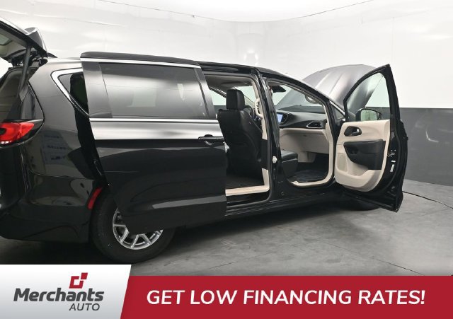 Used 2024 Chrysler Pacifica Touring-L FWD image 47