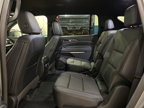 New 2026 Chevrolet Traverse LT w/ Midnight/Sport Edition AWD/4WD image 37