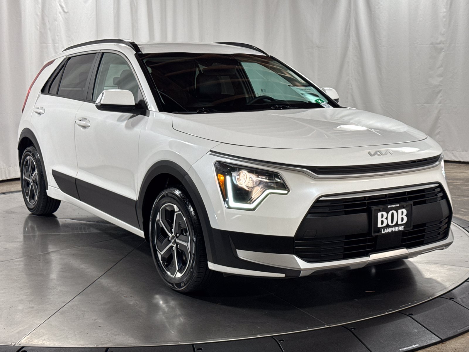 Used 2023 Kia Niro EX FWD image 7