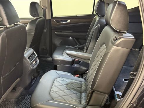 Used 2024 Volkswagen Atlas SEL Premium R-Line image 15
