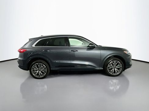 Used 2025 Audi Q5 Premium Plus w/ Premium Plus AWD/4WD image 8