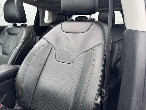 Certified 2022 Jeep Compass Limited w/ Sun and Sound Group image 27