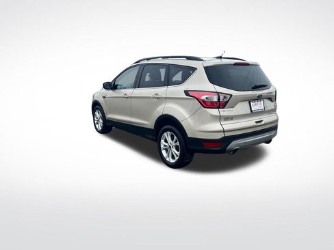 Used 2018 Ford Escape SE image 3