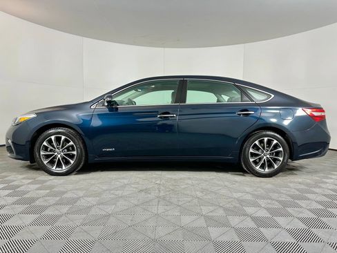 Used 2017 Toyota Avalon XLE Premium image 19