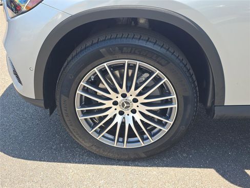 Used 2026 Mercedes-Benz GLC 300 4MATIC image 8