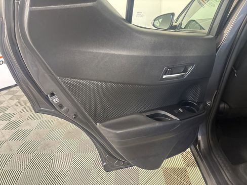 Used 2021 Toyota C-HR LE image 21