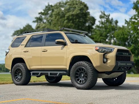 Used 2016 Toyota 4Runner TRD Pro AWD/4WD image 8