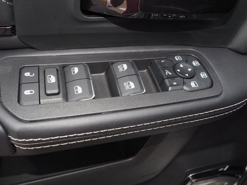 New 2025 RAM 2500 Limited image 27