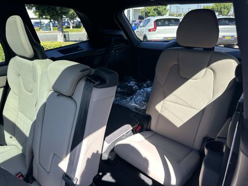 New 2026 Volvo XC90 B6 Plus w/ Protection Package Premier AWD/4WD image 18