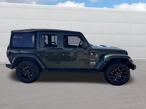 Used 2024 Jeep Wrangler Unlimited Sahara w/ Technology Group AWD/4WD image 8