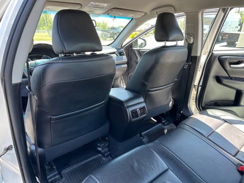 Used 2015 Toyota Camry XLE FWD image 18