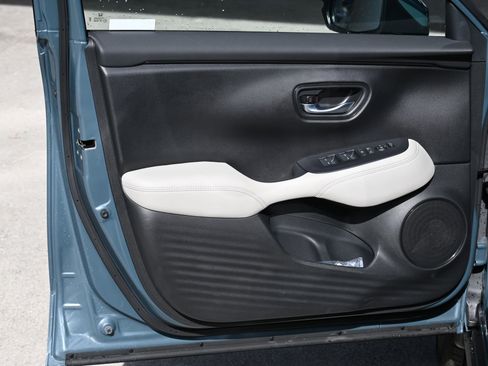 New 2027 Honda HR-V LX image 10
