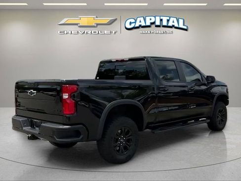 Used 2025 Chevrolet Silverado 1500 ZR2 w/ Technology Package AWD/4WD image 5