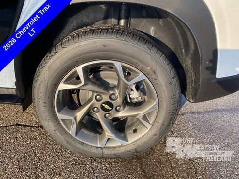 New 2026 Chevrolet Trax LT w/ Driver Confidence Package image 15
