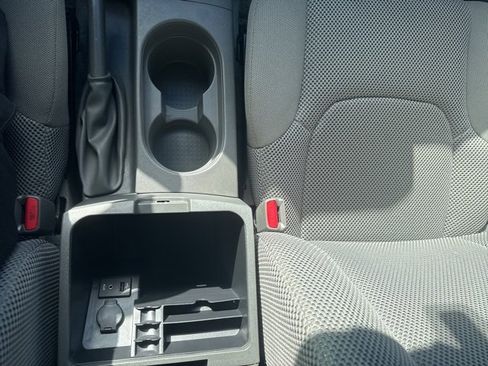 Used 2016 Nissan Frontier SV image 29