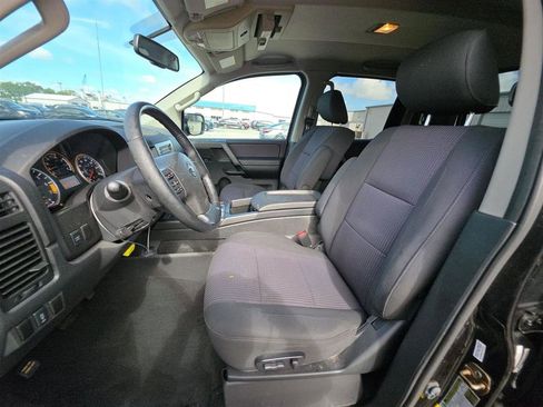 Used 2012 Nissan Titan SV w/ SV Value Truck Pkg RWD image 7