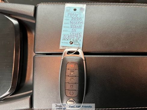 Used 2025 Nissan Rogue SV FWD image 48