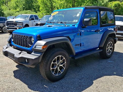 Used 2024 Jeep Wrangler Sport AWD/4WD image 3