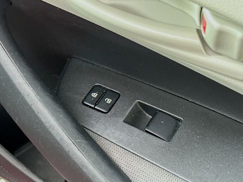 Used 2022 Toyota Corolla LE FWD image 28