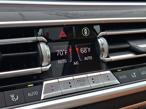 Used 2020 BMW X7 xDrive40i w/ Premium Package AWD/4WD image 22