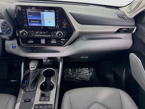 Used 2020 Toyota Highlander Limited image 25