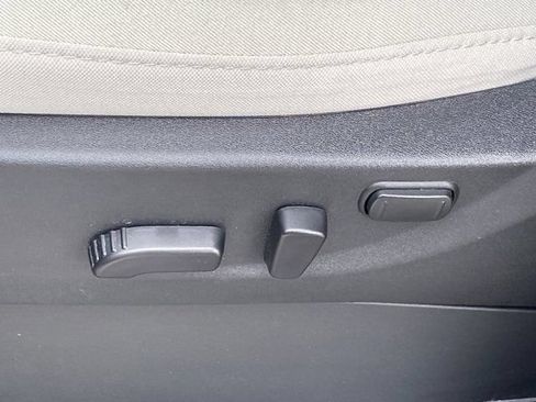 Used 2025 Nissan Frontier SV w/ SV Convenience Package RWD image 11