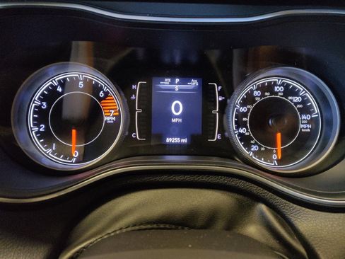 Used 2019 Jeep Cherokee Latitude w/ Popular Appearance Group image 23