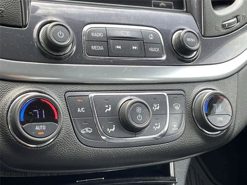 Used 2019 Chevrolet Impala LT w/ LT Convenience Package FWD image 16