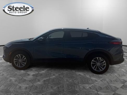 Used 2025 Buick Envista Preferred w/ Convenience I Package FWD image 2