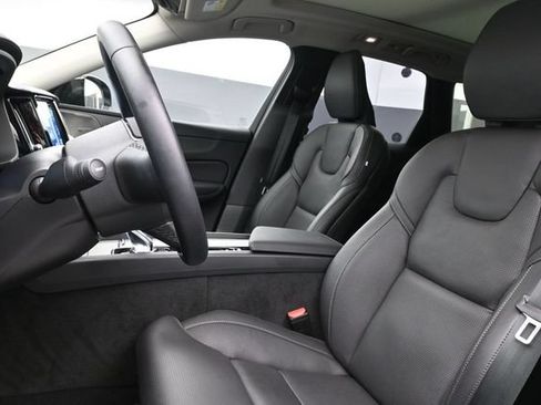 Used 2025 Volvo XC60 B5 Ultra w/ Protection Package Premier AWD/4WD image 10