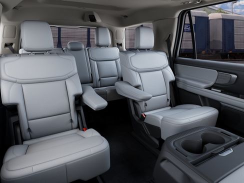 New 2027 Ford Expedition Platinum RWD image 34