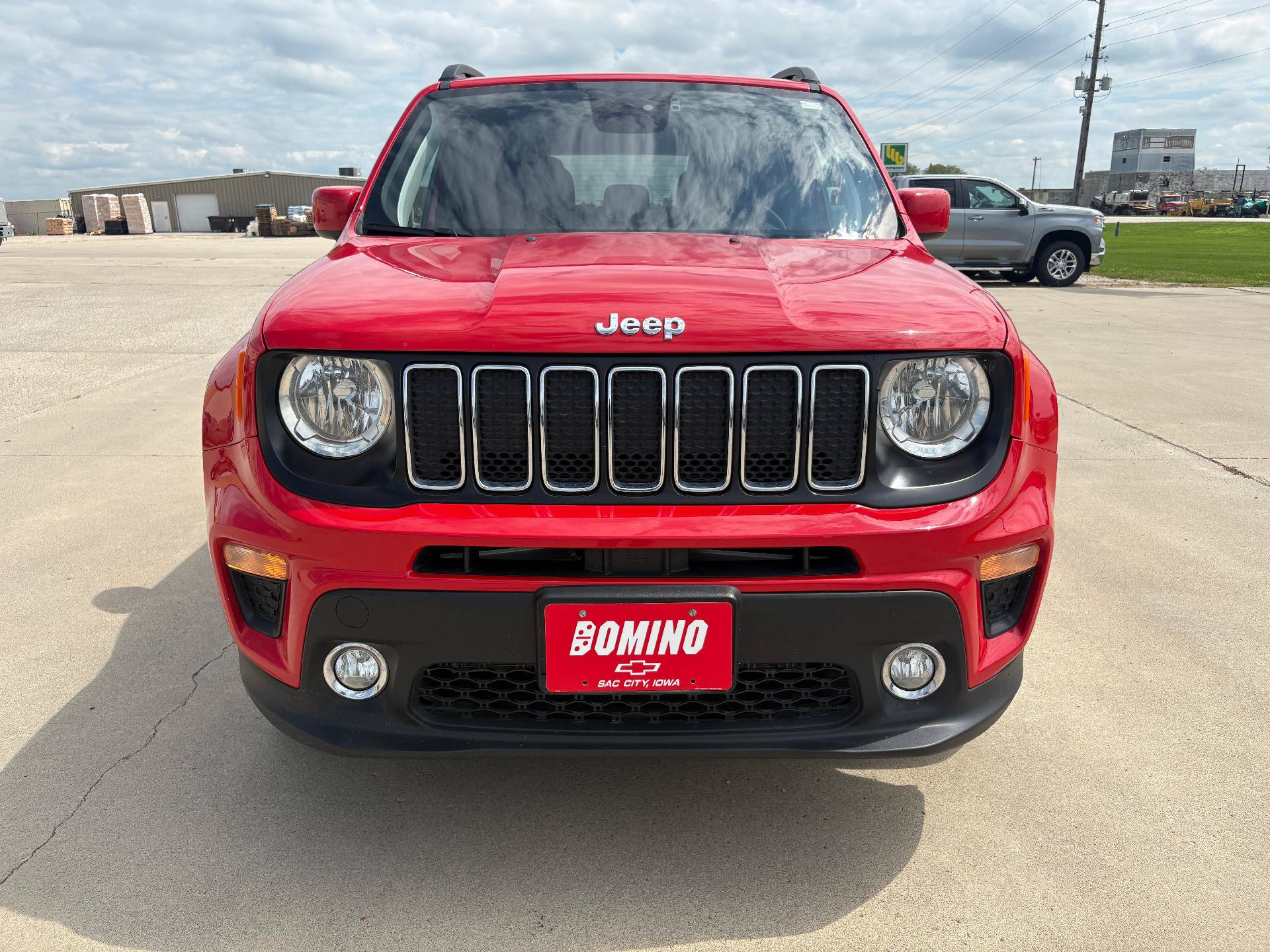 Used 2019 Jeep Renegade Latitude AWD/4WD image 9