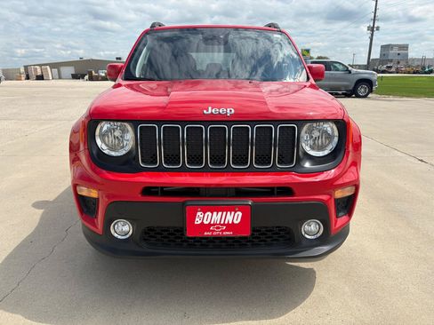 Used 2019 Jeep Renegade Latitude AWD/4WD image 9