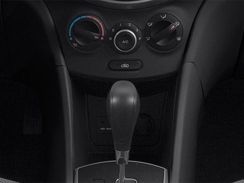 Used 2013 Hyundai Accent SE FWD image 9