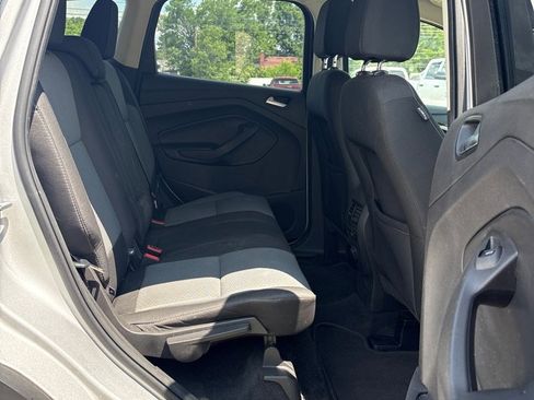 Used 2017 Ford Escape SE image 12