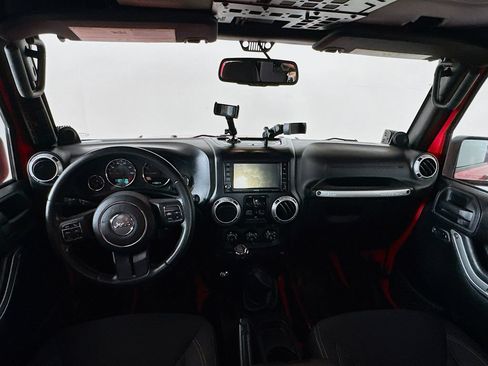 Used 2013 Jeep Wrangler Unlimited Sahara w/ Dual Top Group AWD/4WD image 13