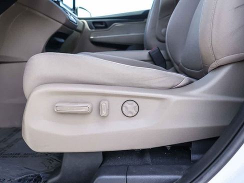 Used 2023 Honda Odyssey EX image 19