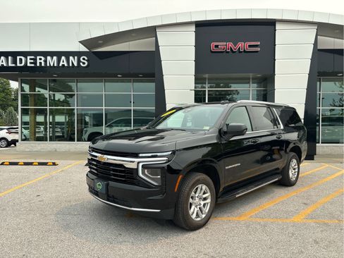 Certified 2025 Chevrolet Suburban LS AWD/4WD image 1