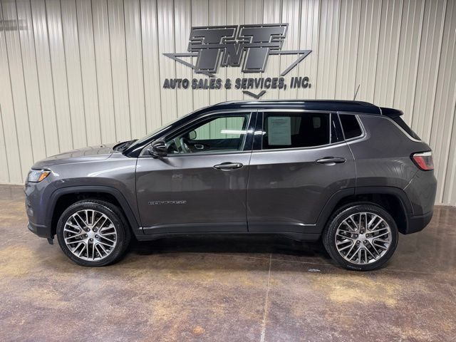 Used 2023 Jeep Compass Limited w/ Elite Group AWD/4WD image 2