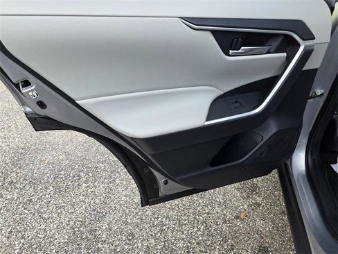 Certified 2020 Toyota RAV4 XLE Premium image 31