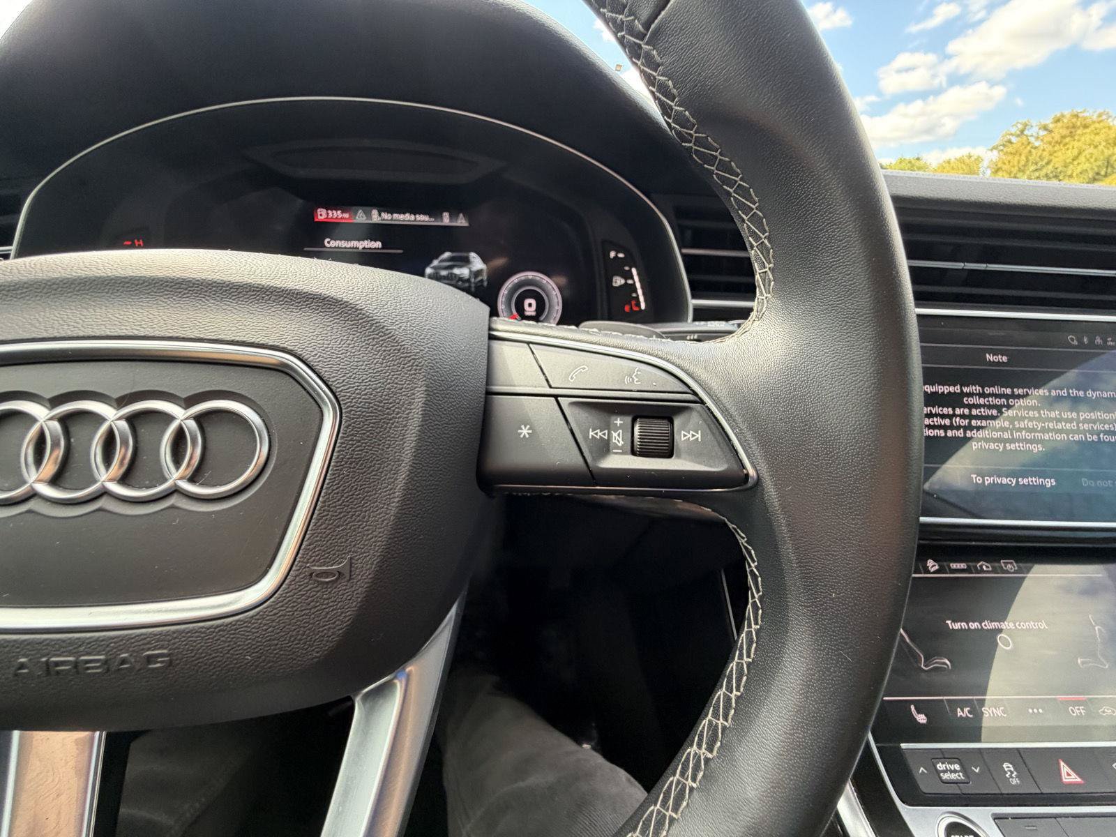 Used 2023 Audi Q8 Premium w/ Convenience Package AWD/4WD image 17