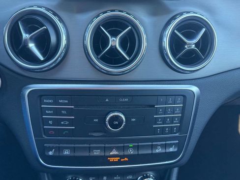 Used 2017 Mercedes-Benz GLA 250 4MATIC image 11