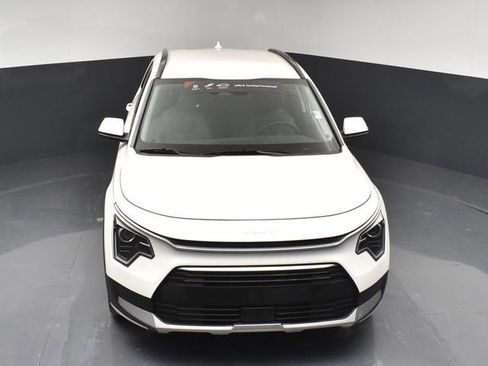 Used 2025 Kia Niro EX FWD image 47