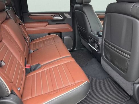 New 2026 GMC Sierra 2500 Denali Ultimate AWD/4WD image 17
